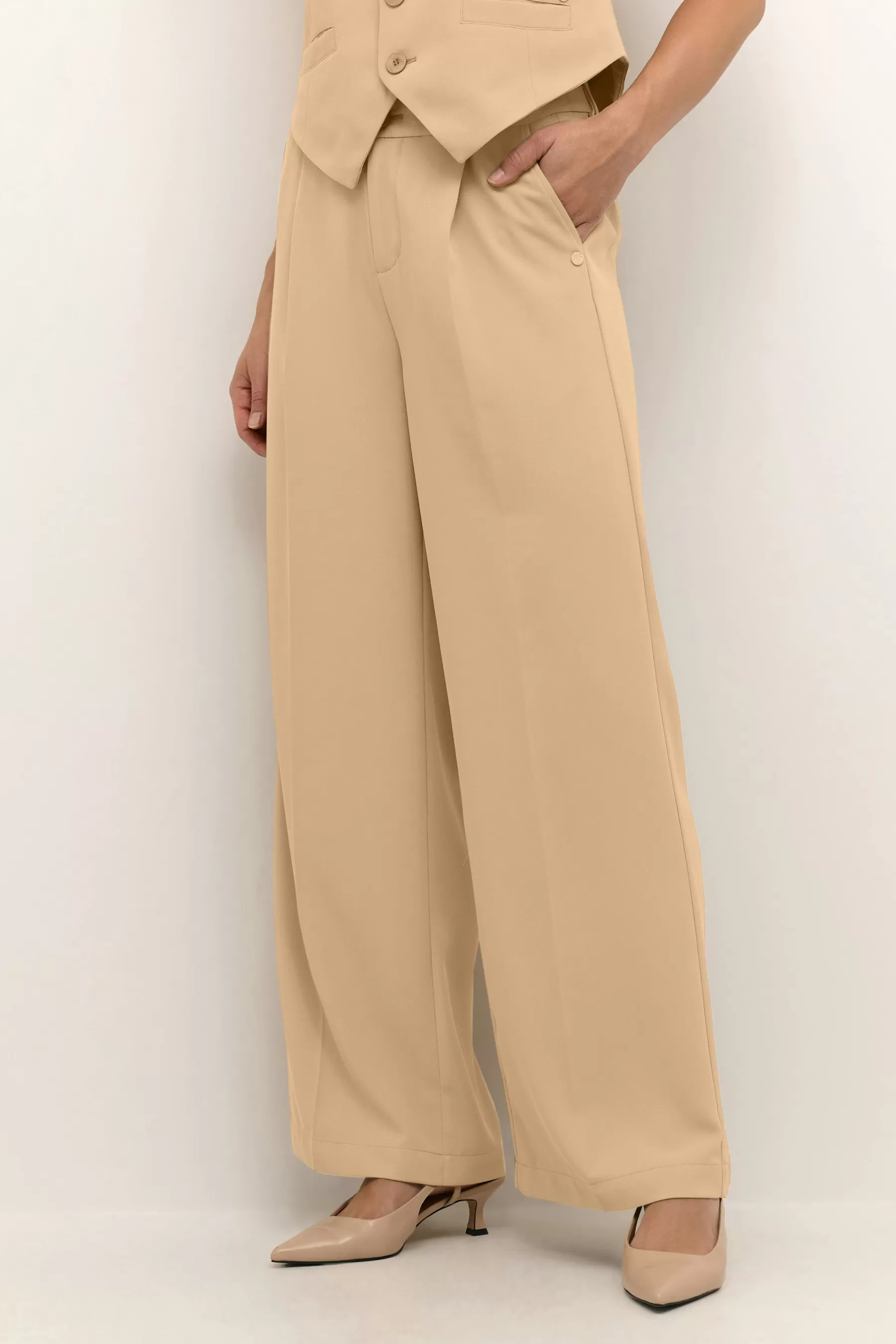 Discount CRBencon Trousers Trousers