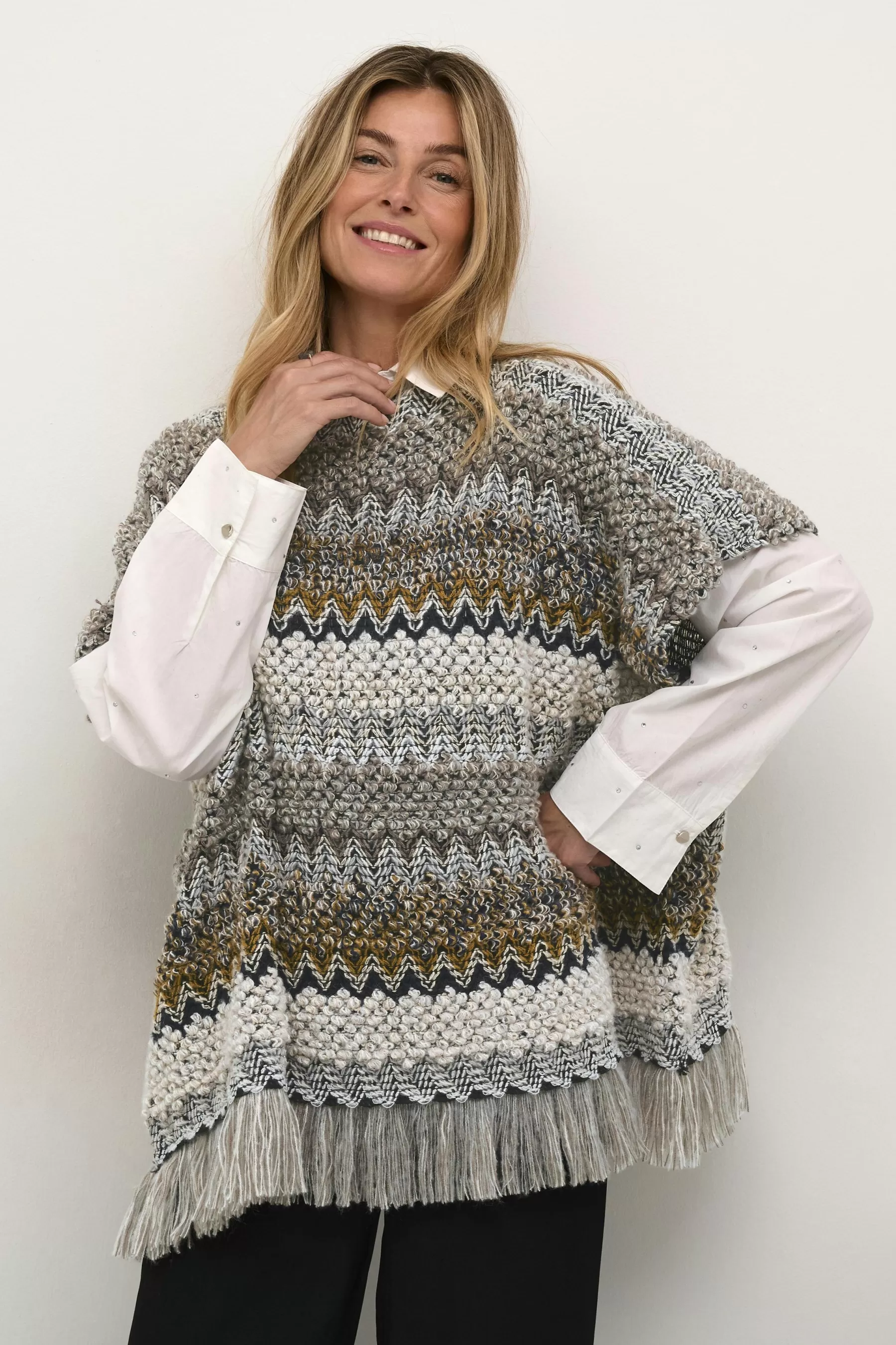 Discount CRGoldy Poncho Knitwear & Cardigans