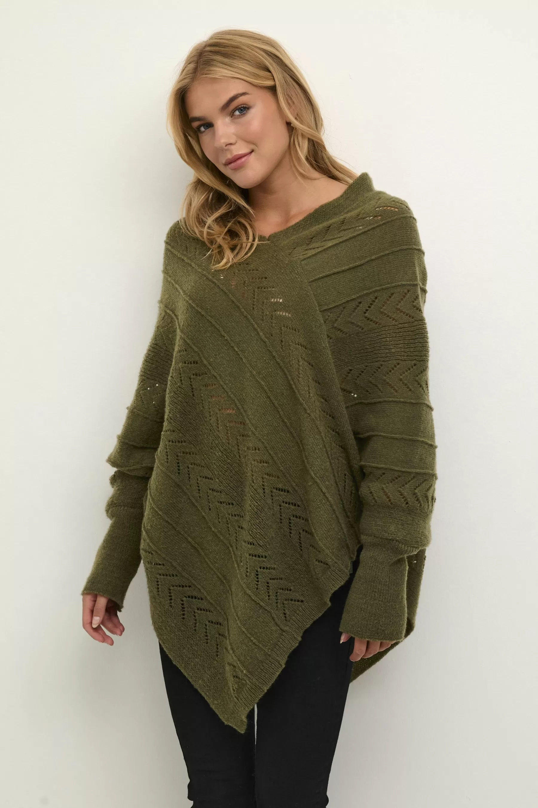 Fashion CRHoliday Poncho Knitwear & Cardigans