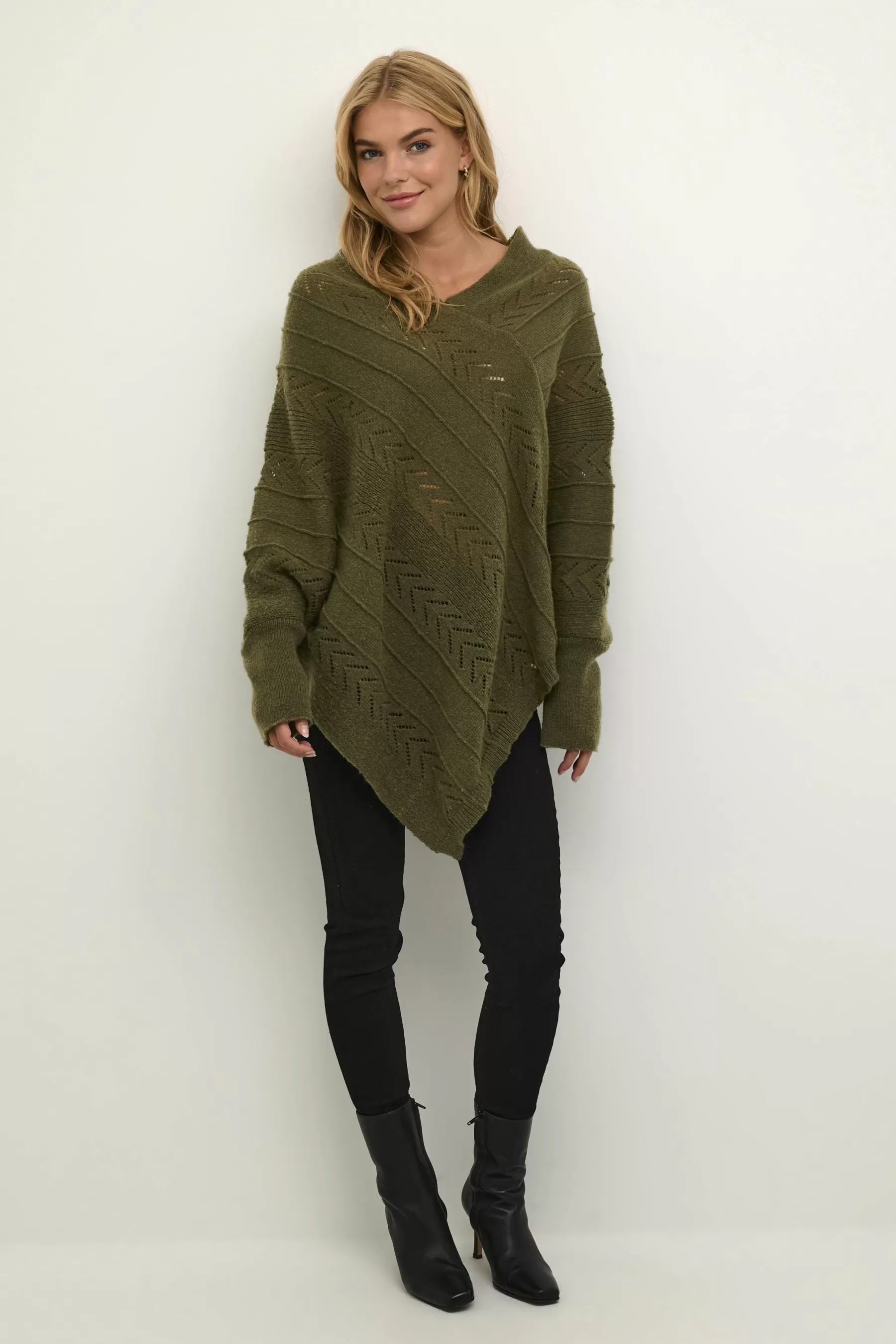 Fashion CRHoliday Poncho Knitwear & Cardigans