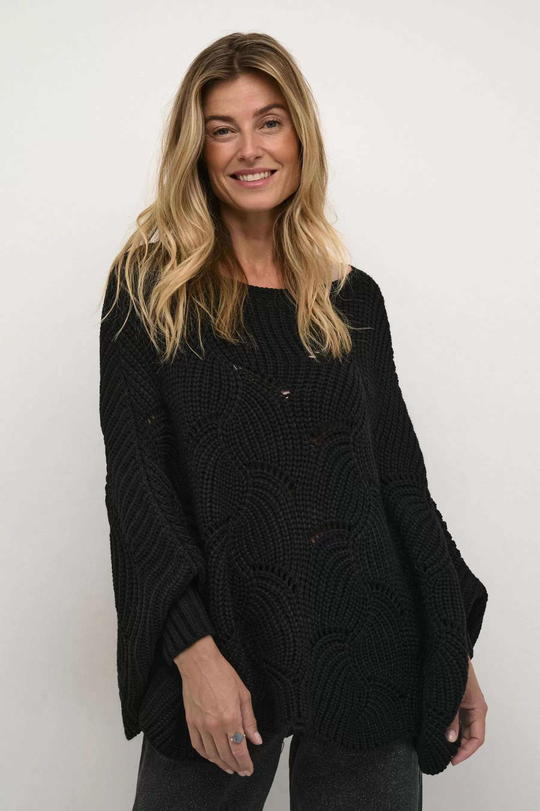 Flash Sale CRMistletoe Poncho Knitwear & Cardigans